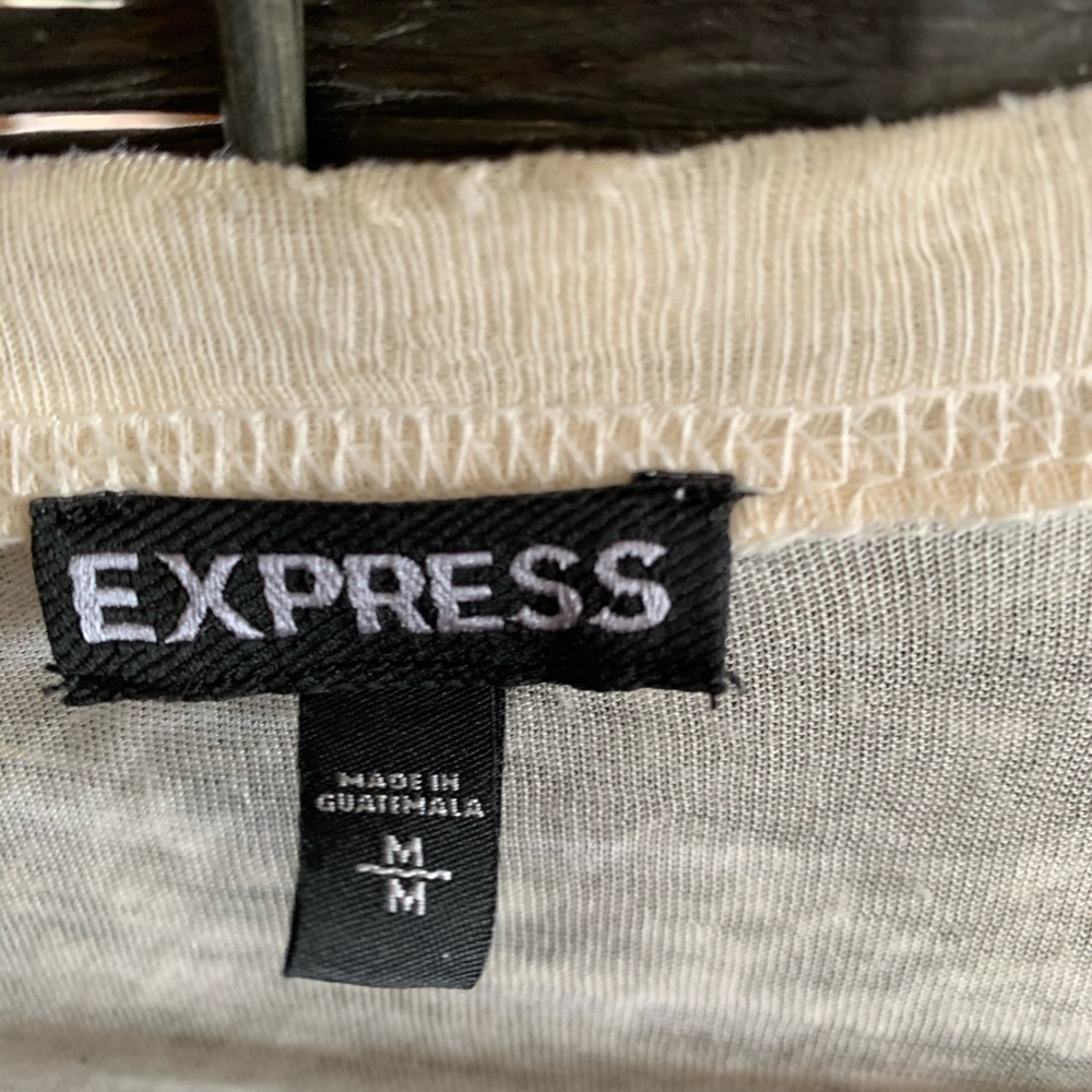 Paper thin Express tee. - Picture 2 of 3
